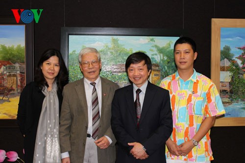 Vietnamese paintings and animated films shown in Paris - ảnh 1